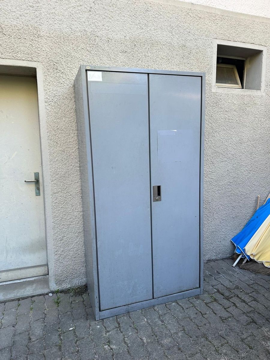 Lista Schränke: Lista Metallschrank Werkzeugschrank – Gebraucht aus Bern von fotolog111 1