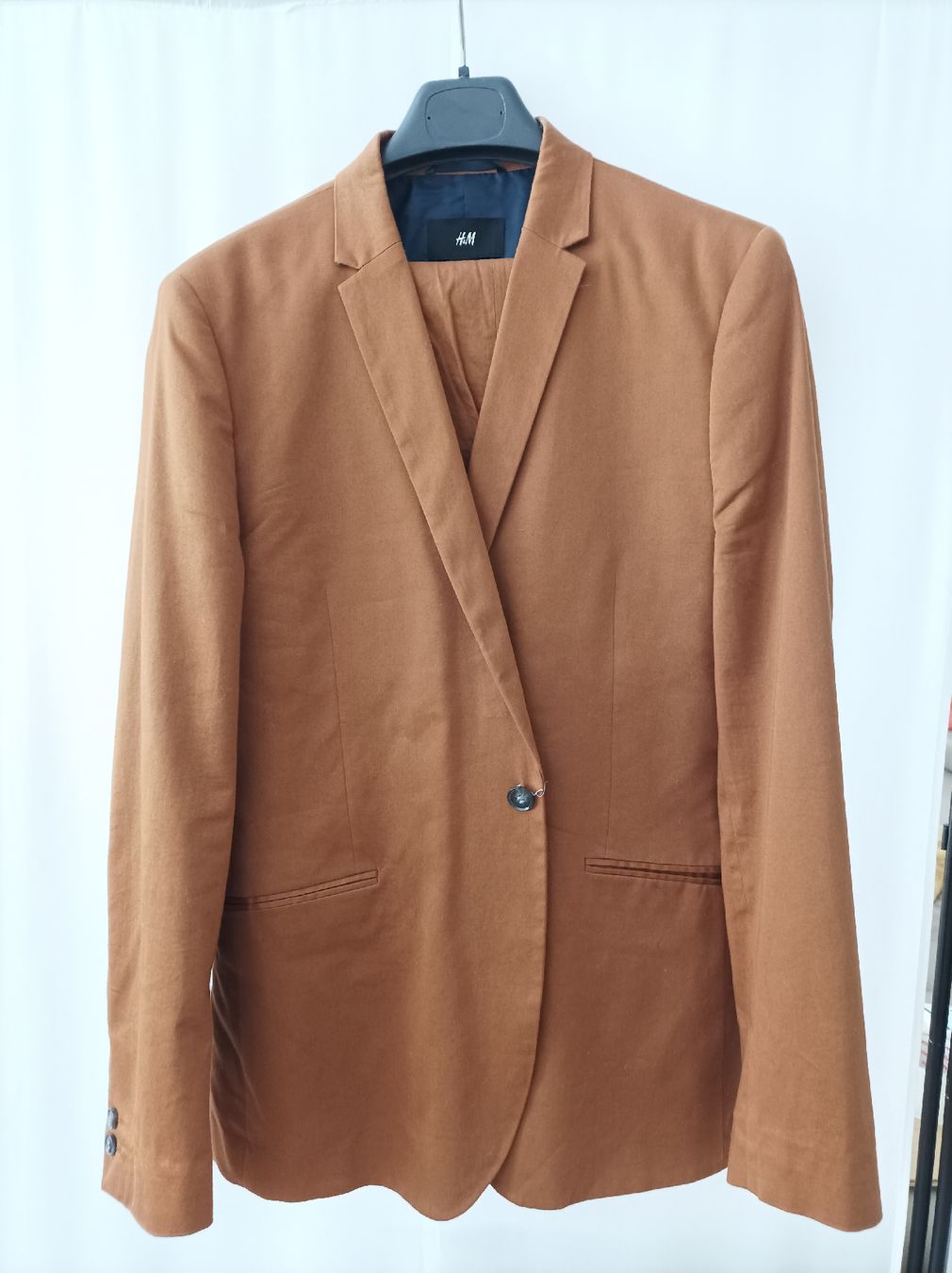 H&M Completi: Costume H&M homme marron – Usato da La Chaux-de-Fonds venduto da AbsintheBilly
