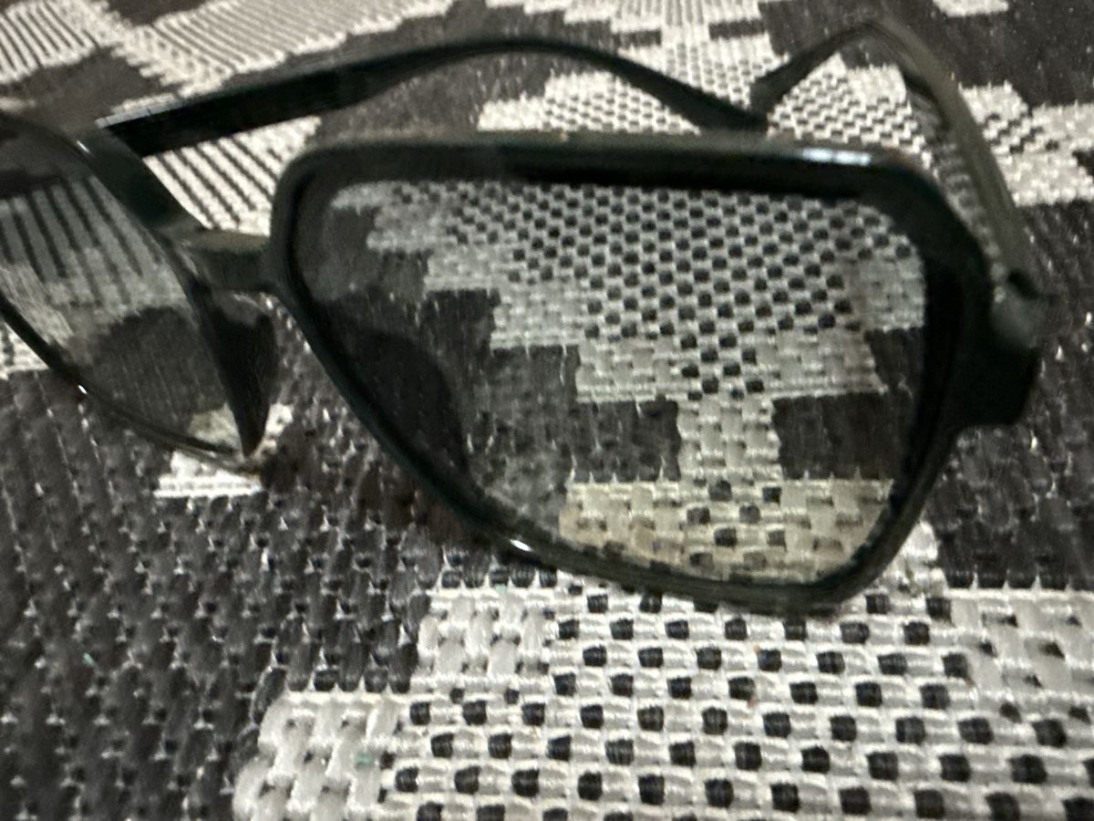 Lunettes & Verres: Stilvolle Sonnenbrille, schwarzer Rahmen – Neuf (Voir description) à Zürich par Krikri21 1