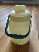 Guterhaltene Plastik Milchkanne für Kinder