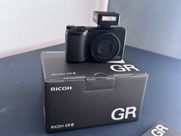 RICOH GR III