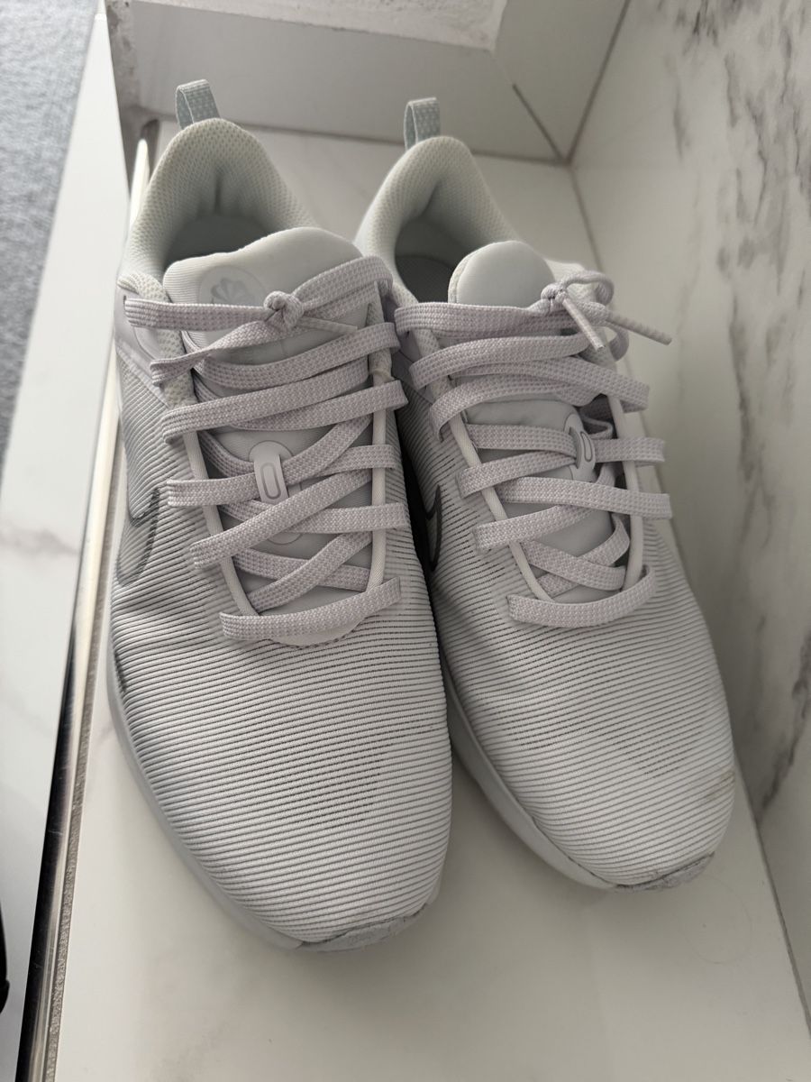 Nike Scarpe da donna: Nike schuhe – Usato da Roggwil BE venduto da 123vera456 1