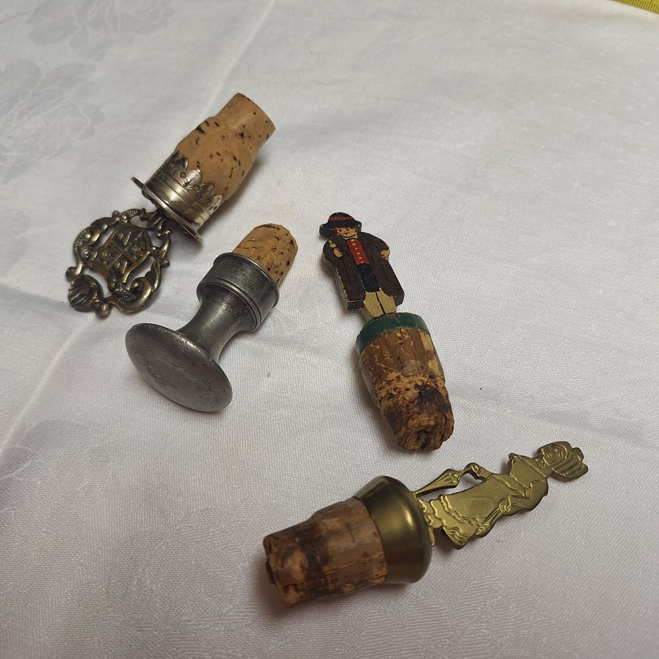 Apribottiglie & Tappi per chiusura: Diverse originelle Sammler Korkenzapfen – Usato da Winterthur venduto da Goldpipau