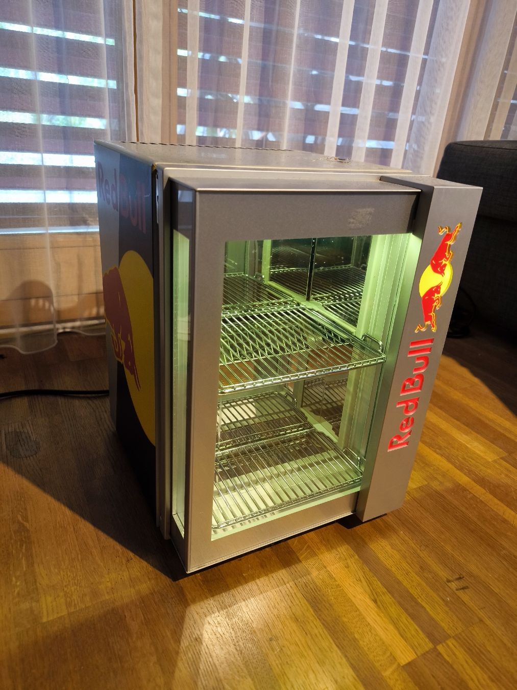 Red Bull Réfrigérateurs: Redbull mini Kühlschrank – D'occasion à Meiringen par Technik91 3