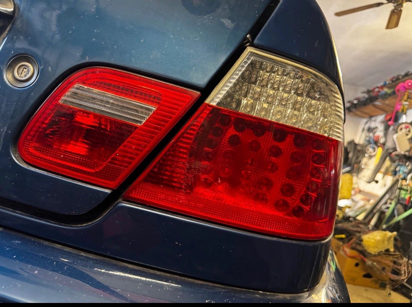 BMW Tutti pezzi di ricambio auto: BMW 3er E46 LED Heckleuchten – Usato da Bilten venduto da CurdinGab 3