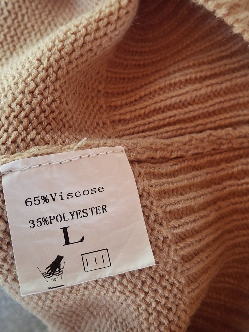 Pulls & Sweat-shirts: Pull col en V taille L manches ajourées – D'occasion à Villiers par san_jn5w 4