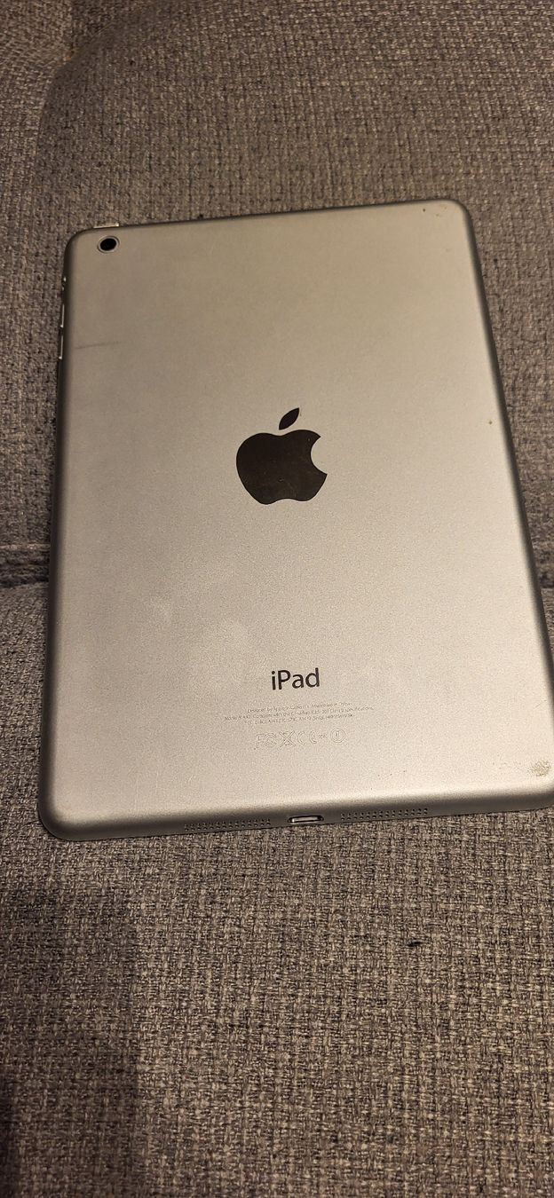 Apple Tablet PC: iPad mini A1432 – Defekt aus Hérémence von GregoireL 1