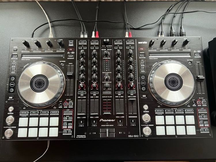Pioneer Mischpulte: Pioneer DDJ-SX2 Performance DJ-Controller inkl. Plexiglas – Gebraucht aus Bottighofen von dermueller 2