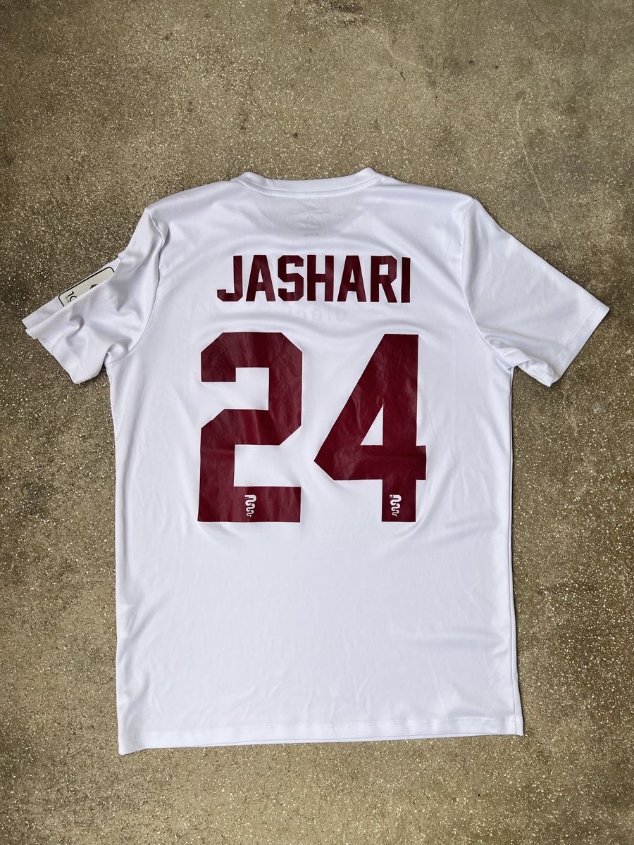 Leibchen & Hosen: Acebis Shirt Jashari 24 white Size M – Gebraucht aus Prilly von SinngeBung 4