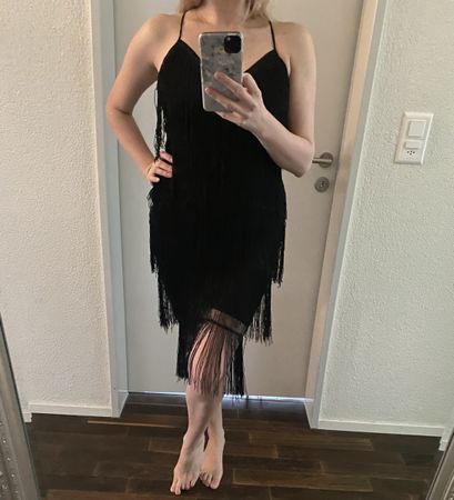 Fransenkleid schwarz in Gr. 36/38 / Cocktailkleid