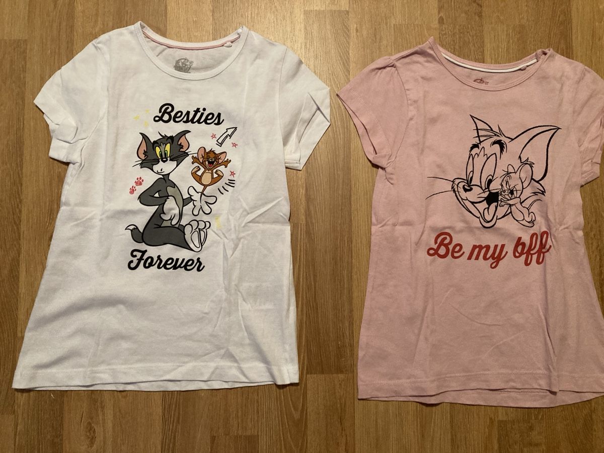 Blouses, T-shirts & Tops: Tom und Jerry Shirts Gr. 110/116 – D'occasion à Emmenbrücke par JJ_89