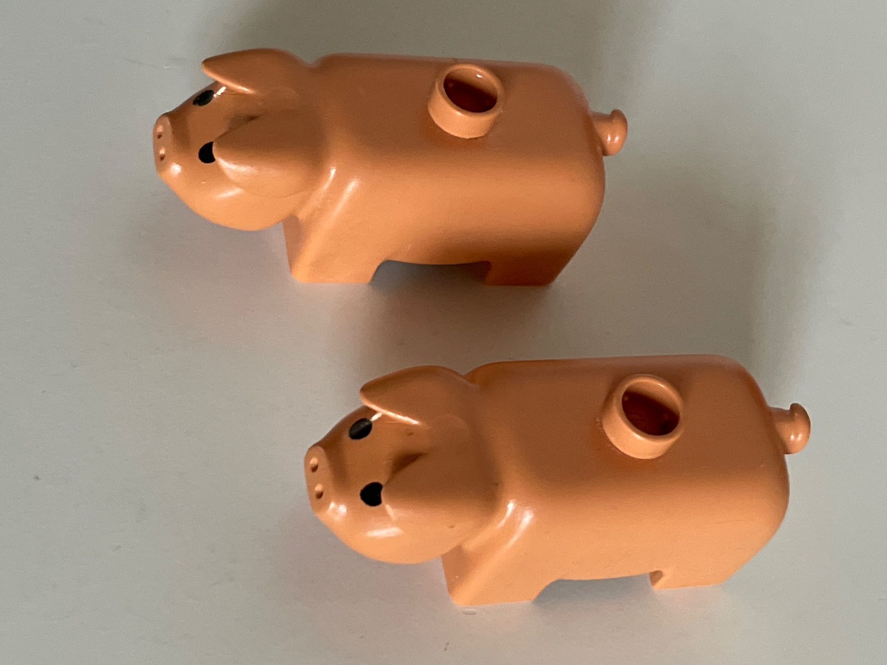 Spielzeuge: LEGO DUPLO 2 Ferkel ( Schweine) – Gebraucht aus Gelterkinden von cobra0110