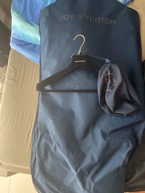 Louis Vuitton Giacche: Louis Vuitton Windbreaker Reversible – Nuovo (secondo la descrizione) da Bürglen TG venduto da yun_55vs 3