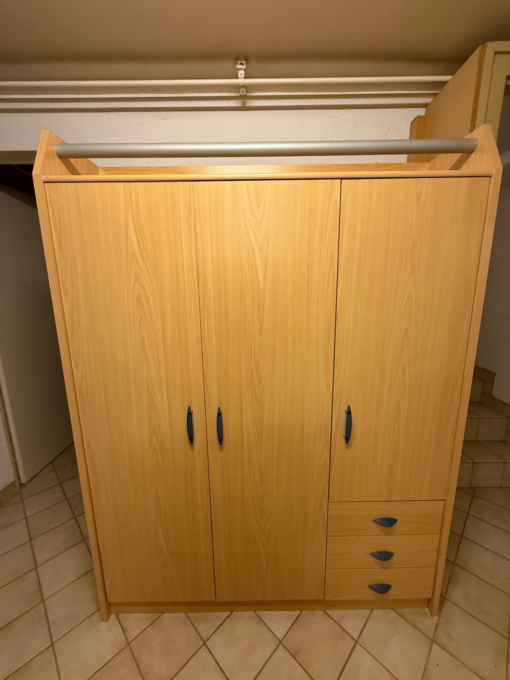 Armadi: Armoire en bois – Usato da Versoix venduto da cha_8gjn