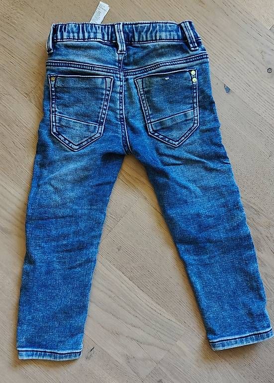 Pantaloni: Jeans Gr 98 – Usato da Zürich venduto da ElizavetaT 1
