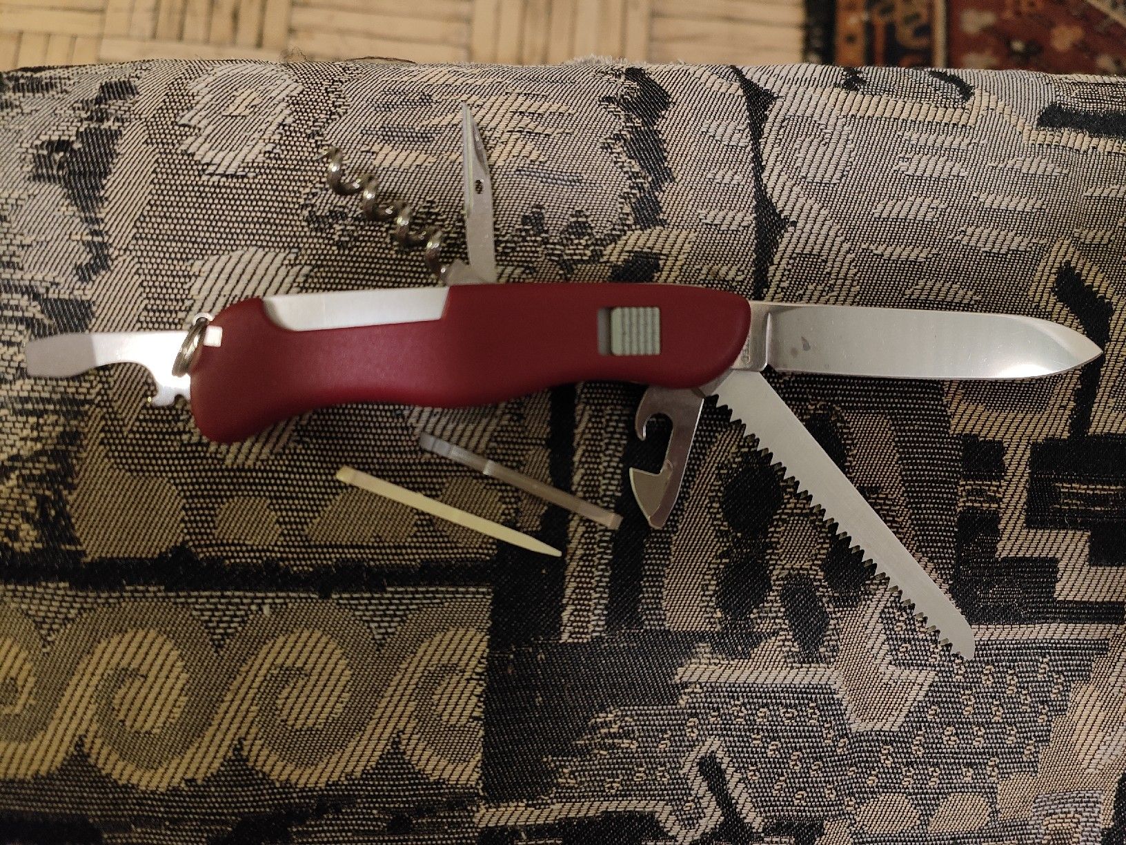 Victorinox Couteaux de poche: Taschenmesser rot Victorinox - Trailmaster – D'occasion à Basel par rol_rmg6