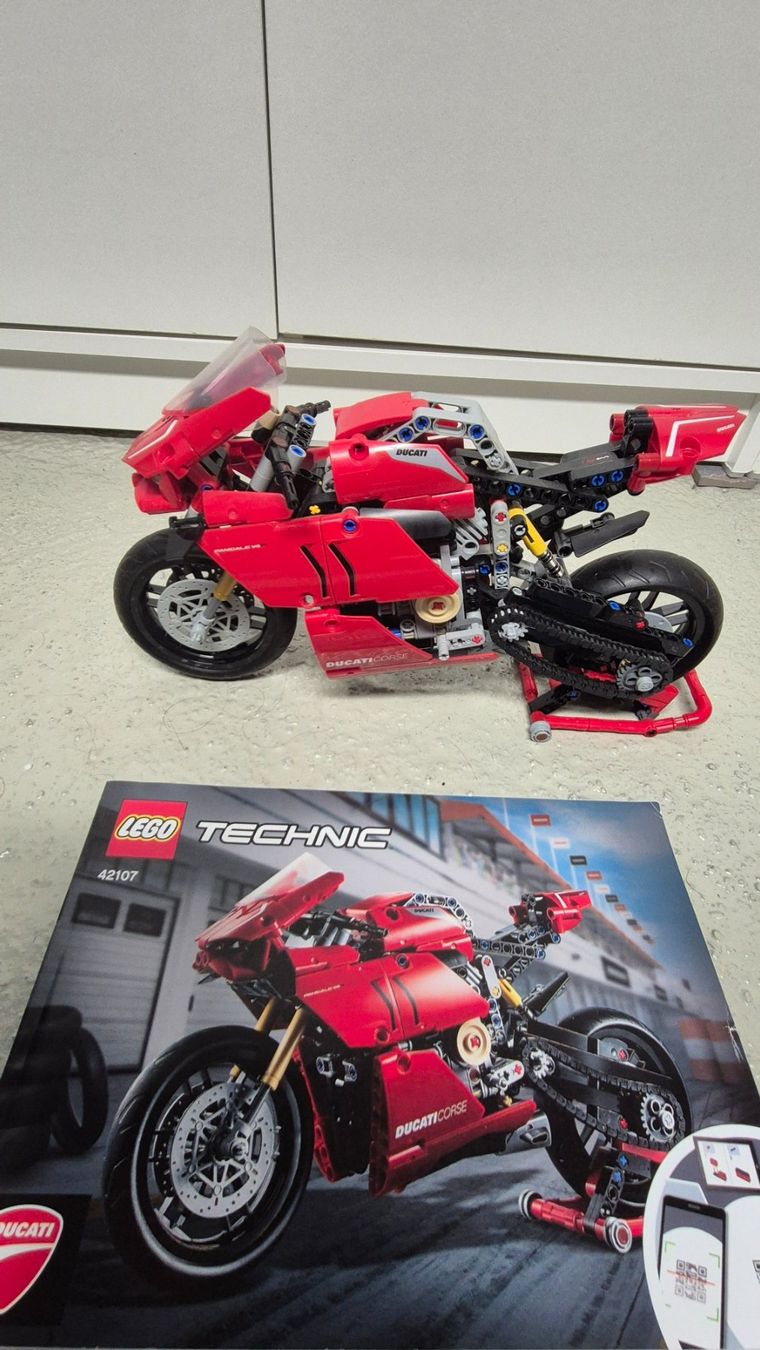 Lego Giocattoli: Lego Technic Ducati Vitrinenmodell – Usato da Rickenbach SO venduto da Bubs 1