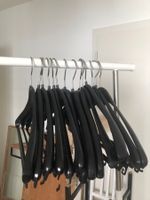 Kleiderbügel schwarz 14 Stück guter Zustand