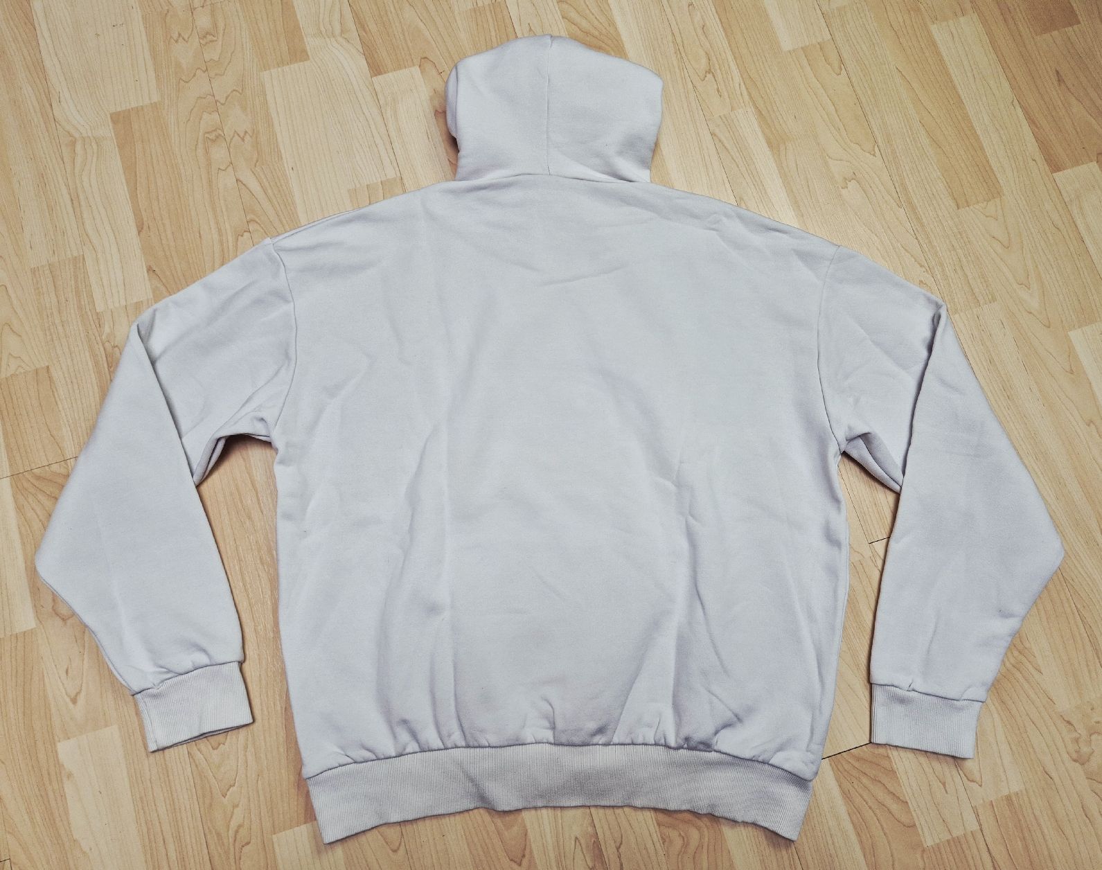 Maglioni & Felpe: Dropsize Hoodie Weiss Grösse XL – Usato da St. Gallen venduto da CaliSunshine 1