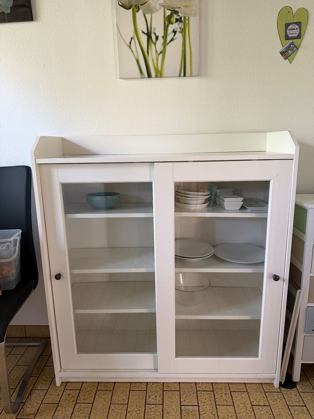 IKEA HAUGA Vitrine / weiss/ 105x116x36 cm (Gebraucht) in Biel-Benken BL für CHF 20 – nur Abholung auf Ricardo kaufen