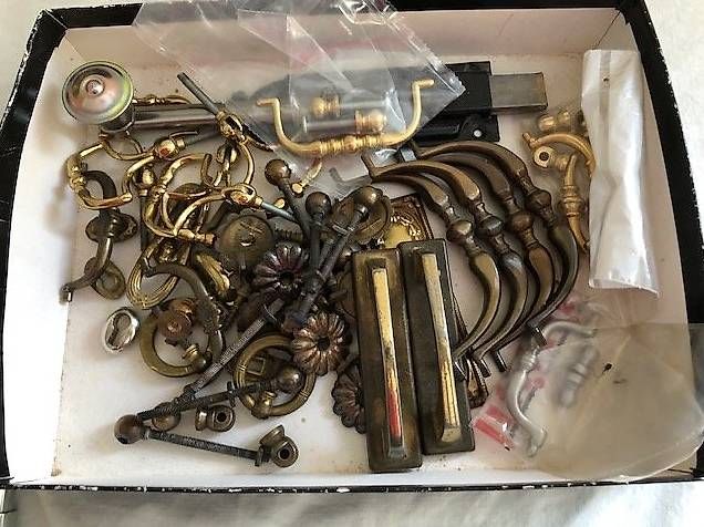 Quincaillerie: Möbelgriffe – D'occasion à Illighausen par ali_wfs6 3