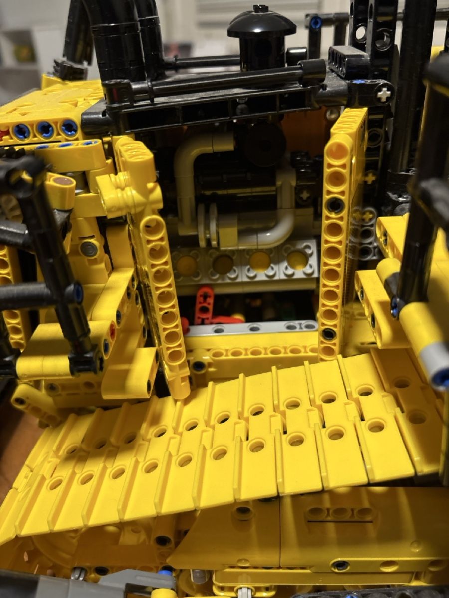 Technics Baukästen: LEGO Technic CAT D11 Bulldozer 42131 – Neu (gemäss Beschreibung) aus Horw von Ufdi93 1