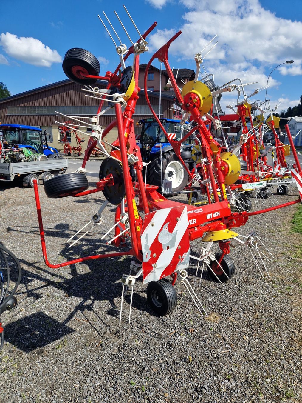 Tutte le macchine: Kreiselheuer Pöttinger HIT 610 N – Usato da Menznau venduto da 6122 3
