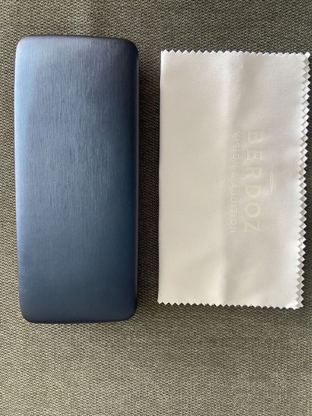 Occhiali & Lenti: Berdoz glasses case new – Nuovo (secondo la descrizione) da Pully venduto da Sell_it_all