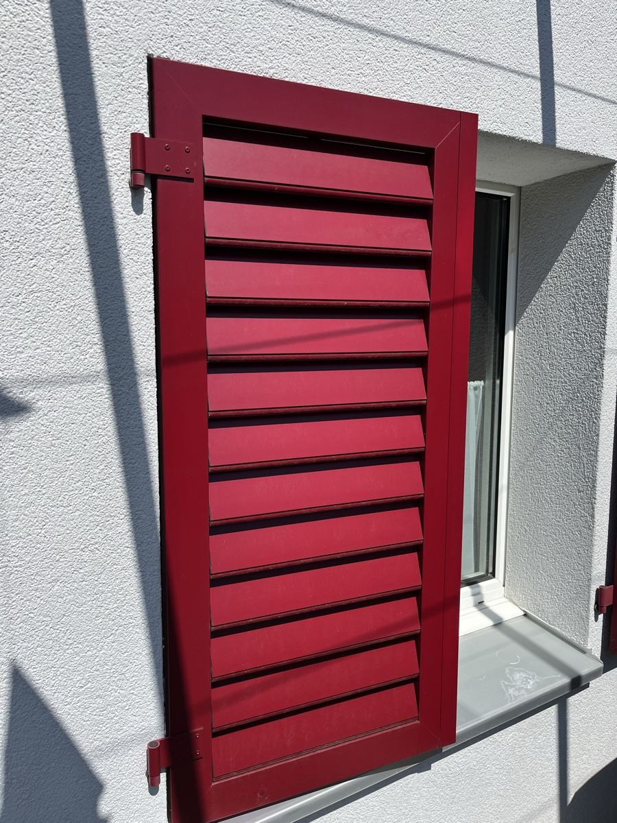 Persiane: Alu Fensterladen – Usato da Jona venduto da Merchandise