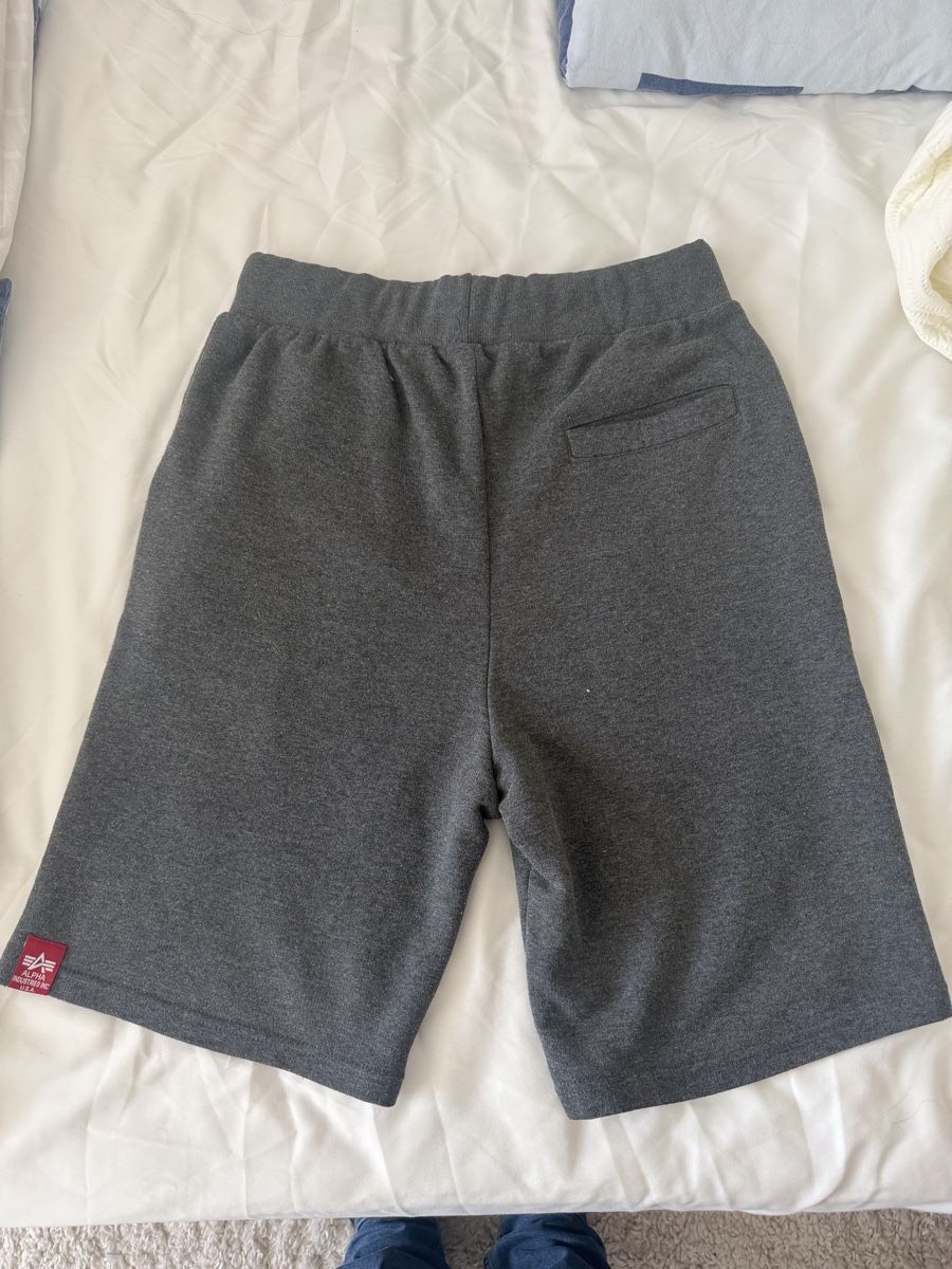 Alpha Industries Pantaloni: Alpha industries kurze Hose – Usato da Weinfelden venduto da Karvac 1