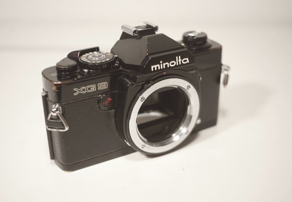 Minolta Fotocamera: Minolta XG-9 argentique – Usato da Boudry venduto da martin8mum 8
