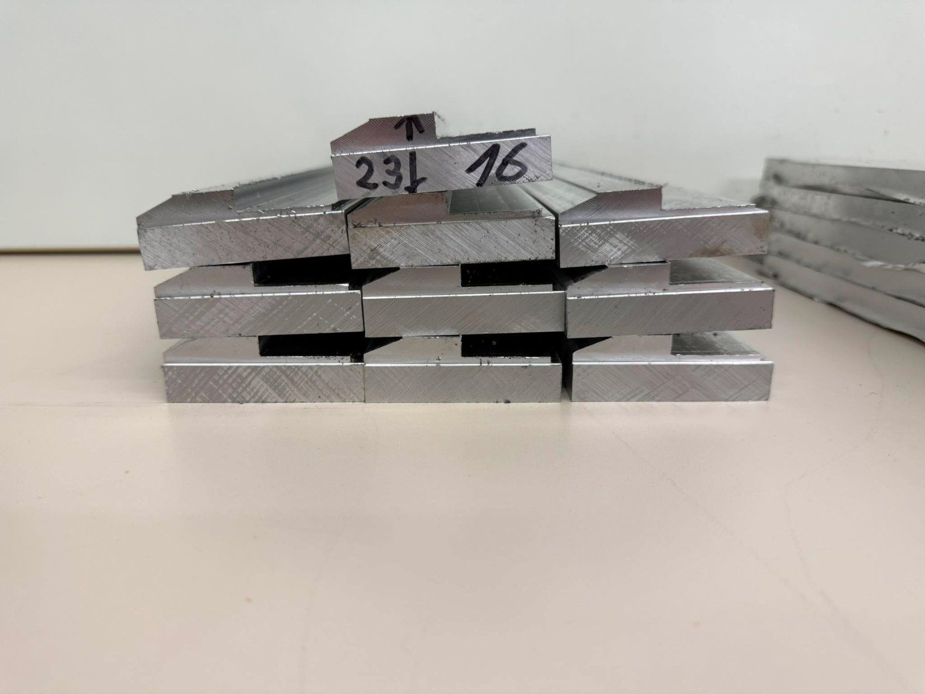 Tutti gli attrezzi: Aluminium Rohmaterial Reststücke 19 kg – Usato da Winterthur venduto da Joe1001 4
