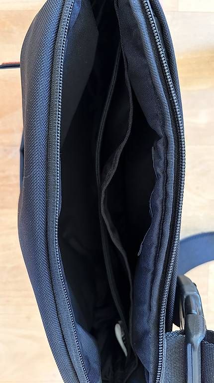 Borse: TomToc Explorer Sling Bag 3L (Umhängetasche) – Usato da winterthur venduto da tech160 2