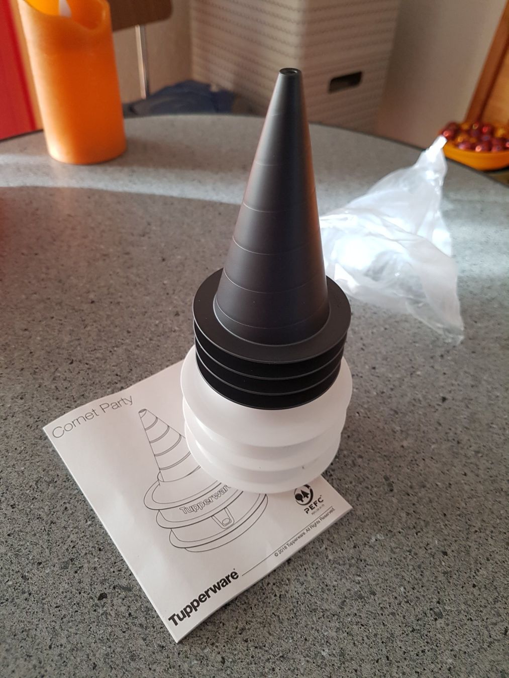 Tupperware Contenitori & Simili: Ultra Pro Cornetti – Nuovo e nell'imballaggio originale da Hasle b. Burgdorf venduto da buddle32 1