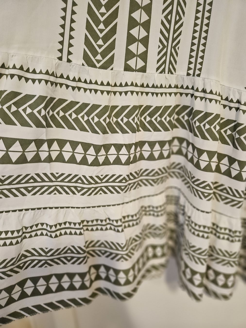 Vestiti: Sommerkleid /Freizeitkleid mit Muster, Made in Italy – Usato da Wohlen AG venduto da Colina 4