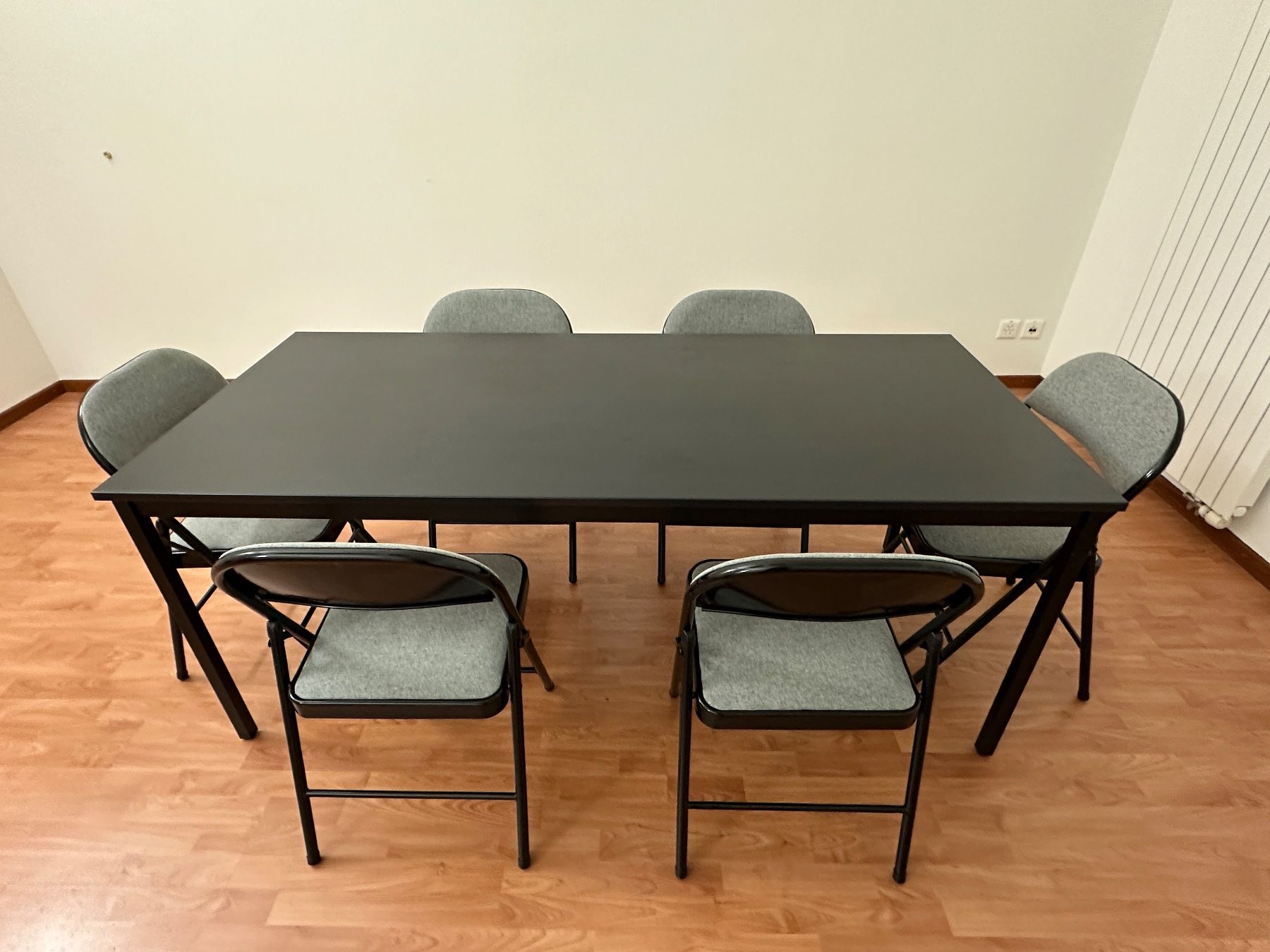 Set di tavolo e panche: Tisch mit 6 Stühlen – Usato da Arisdorf venduto da pinguin71