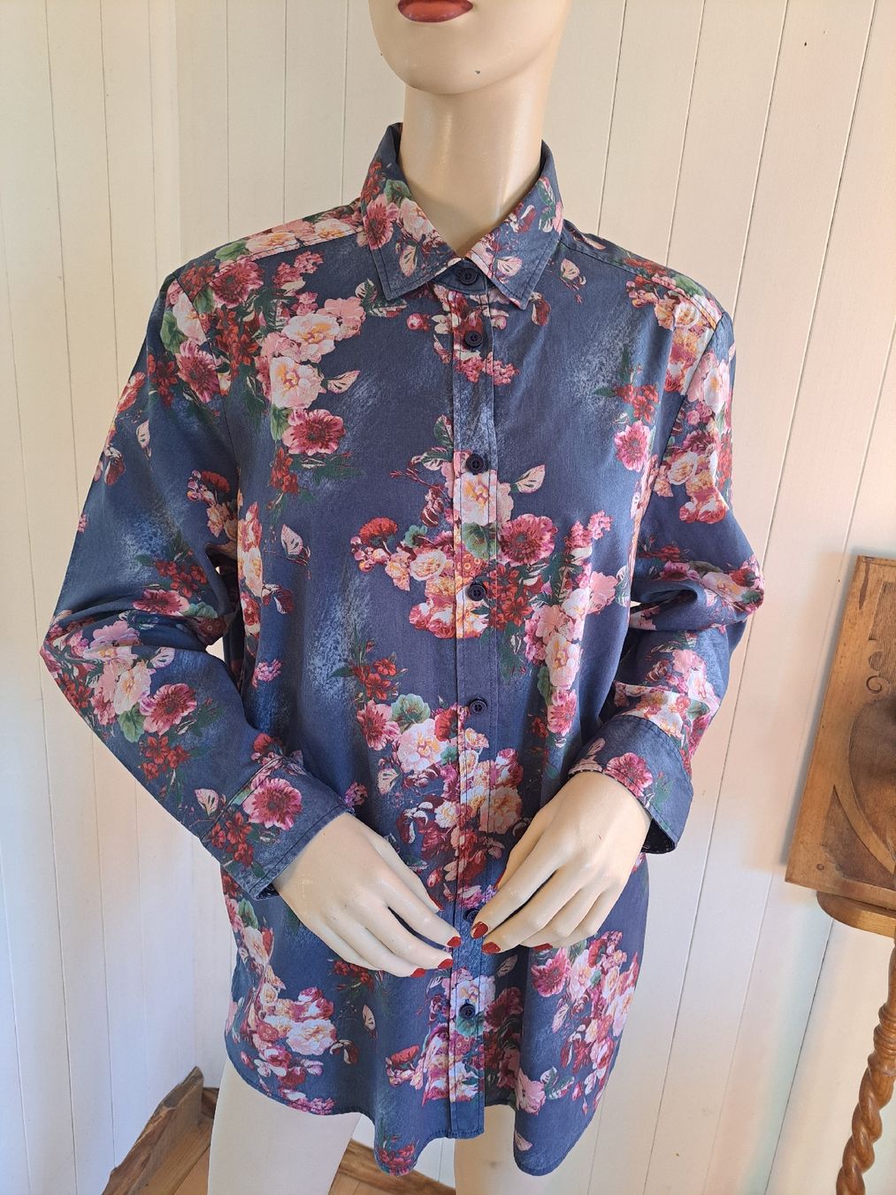 Walbusch Camicette: WALBUSCH Hemdbluse langärmelige Bluse 46 L Rosen – Usato da Mollis venduto da Fauchi99