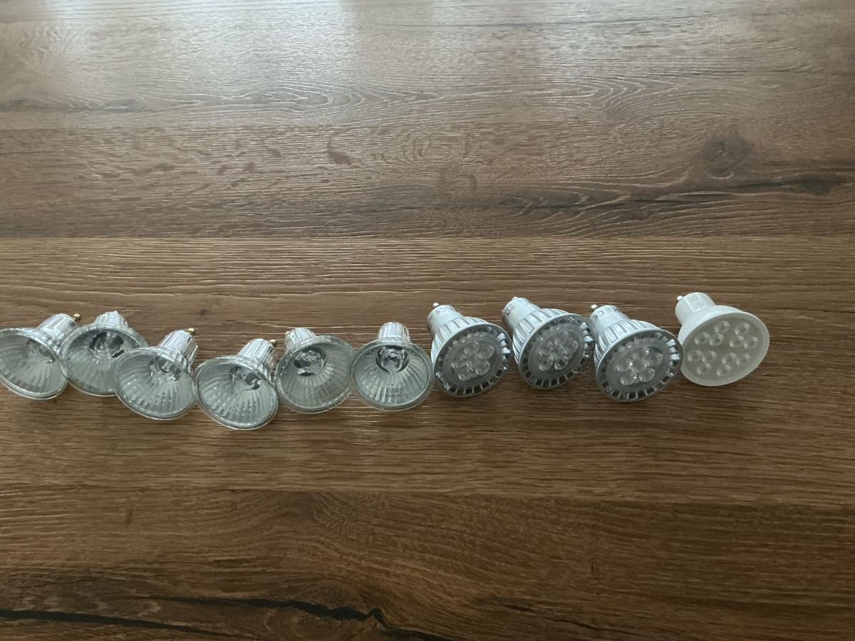 Osram Lampade: OSRAM Light LED GU 10 – Usato da Buchs AG venduto da chipmunk710