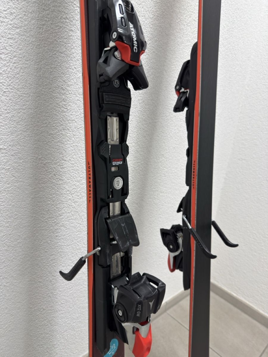 Atomic Skis: Atomic Redster S9 165cm inkl. X12 Bindung – Gebraucht aus Fläsch von vsmd 2