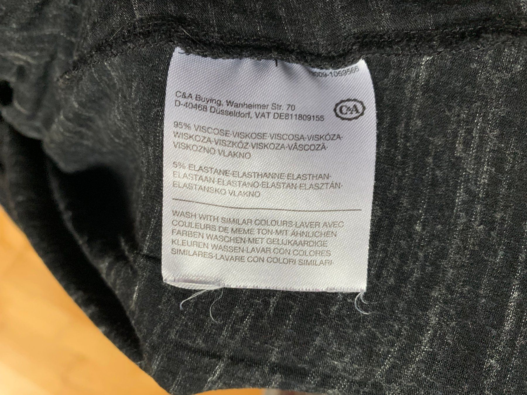 C&A T-shirt: T-Shirt The Basic schwarz meliert – Usato da Zäziwil venduto da kreative-ideen 3