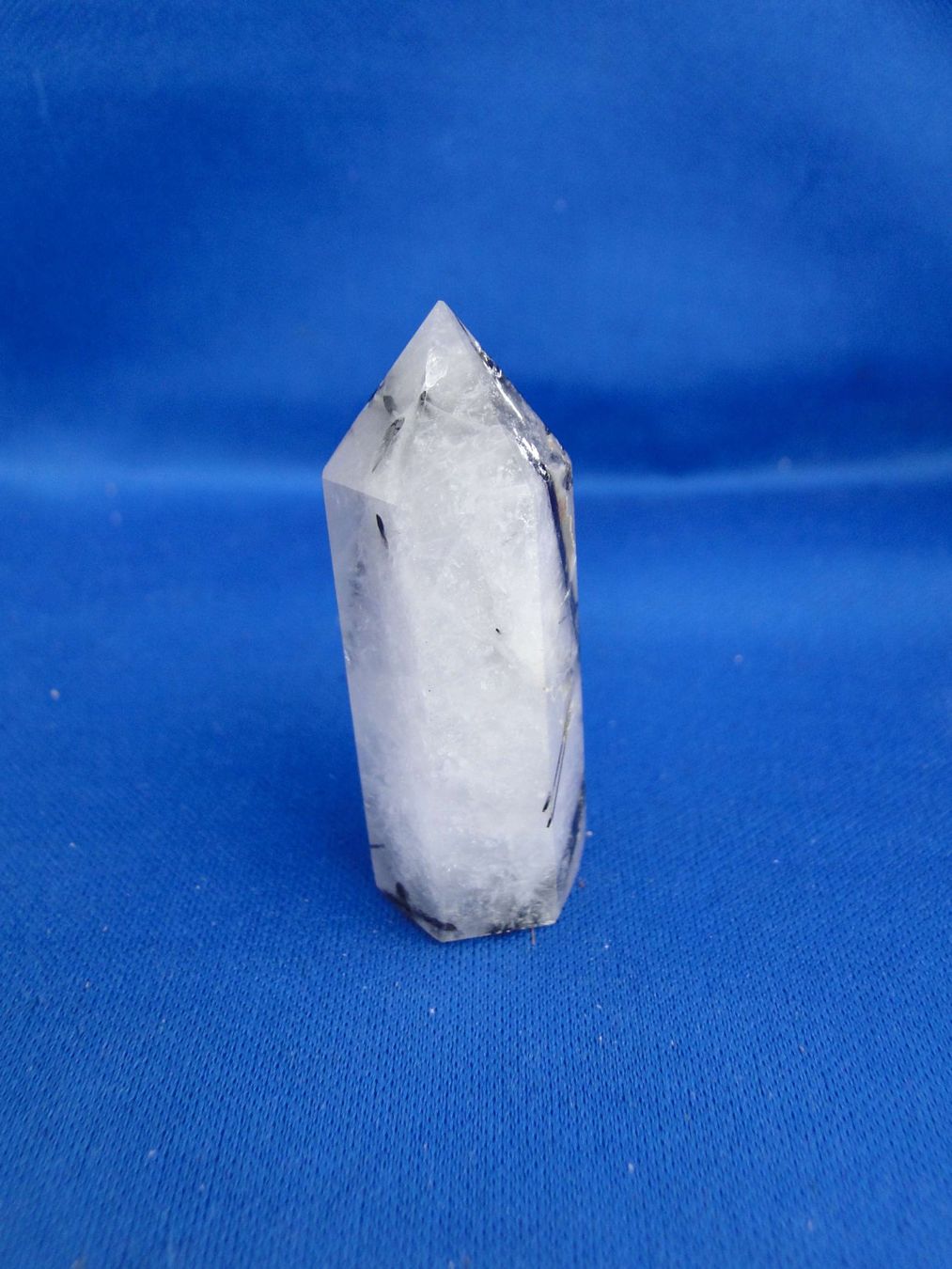 Minerali & Pietre curative: Bergkristall-Spitze mit Turmalin – Usato da Schinznach Bad venduto da Demerald 6