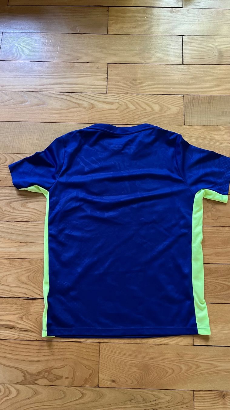 Nike Scarpe, pantaloni & magliette da ginnastica: Fc Barcelona Aufwärmshirt Grösse 158 – Usato da Zürich venduto da kalimana 1