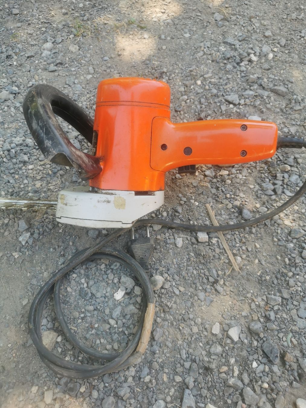 Tutti gli attrezzi: Heckenschere Black and Decker – Usato da Bonstetten venduto da Hudsonbay 2