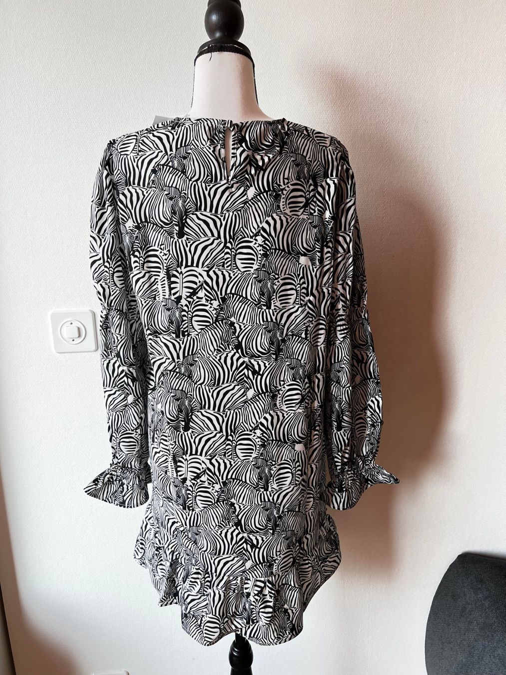Vila Vestiti: Neues Kleid M – Nuovo e nell'imballaggio originale da Riehen venduto da edu_92w7 6