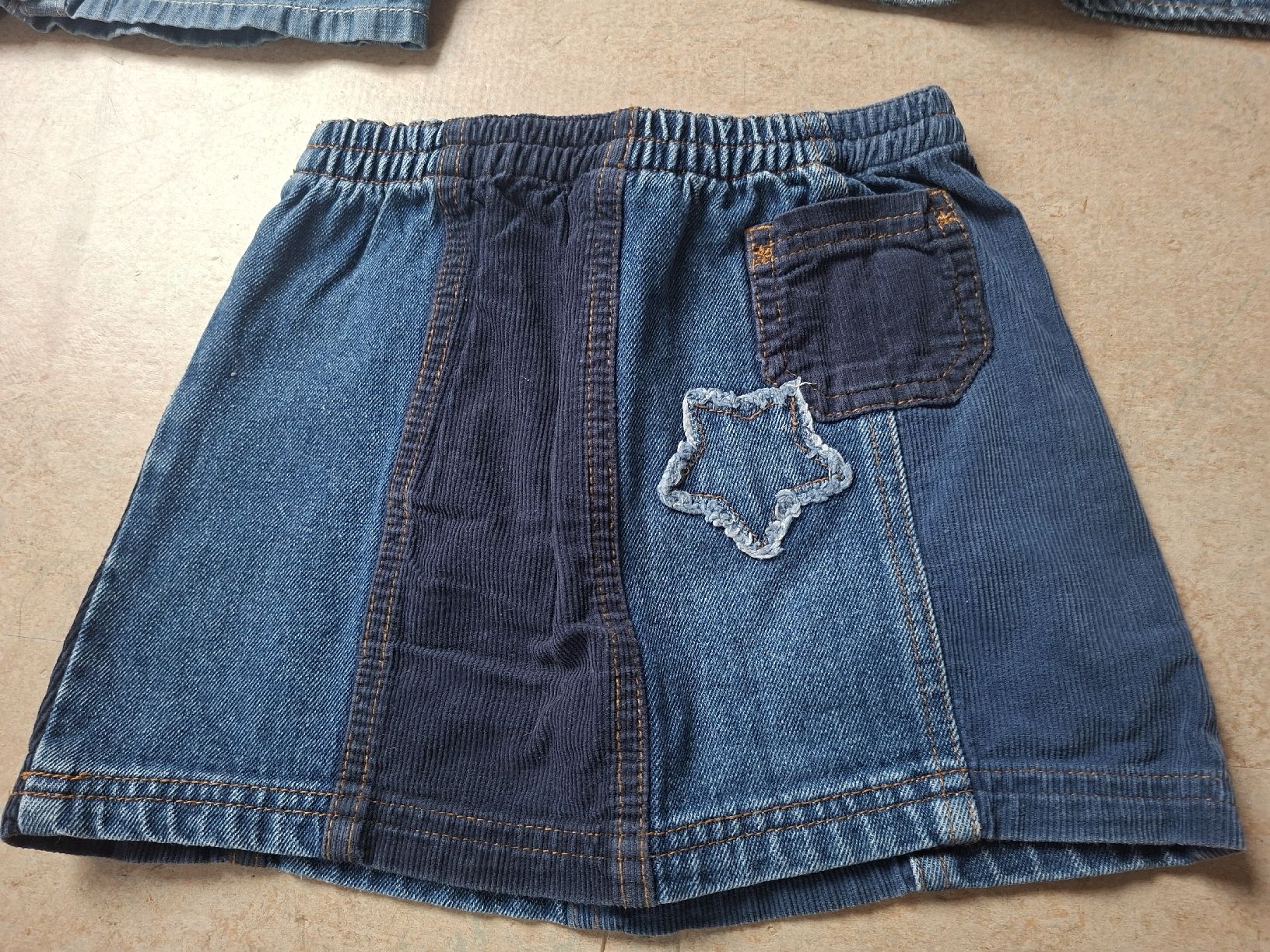 Lotti & Set di vestiti: Jeans Kleider Set, Grösse 92-98, Mädchen – Usato da Klingnau venduto da vollmond36 4