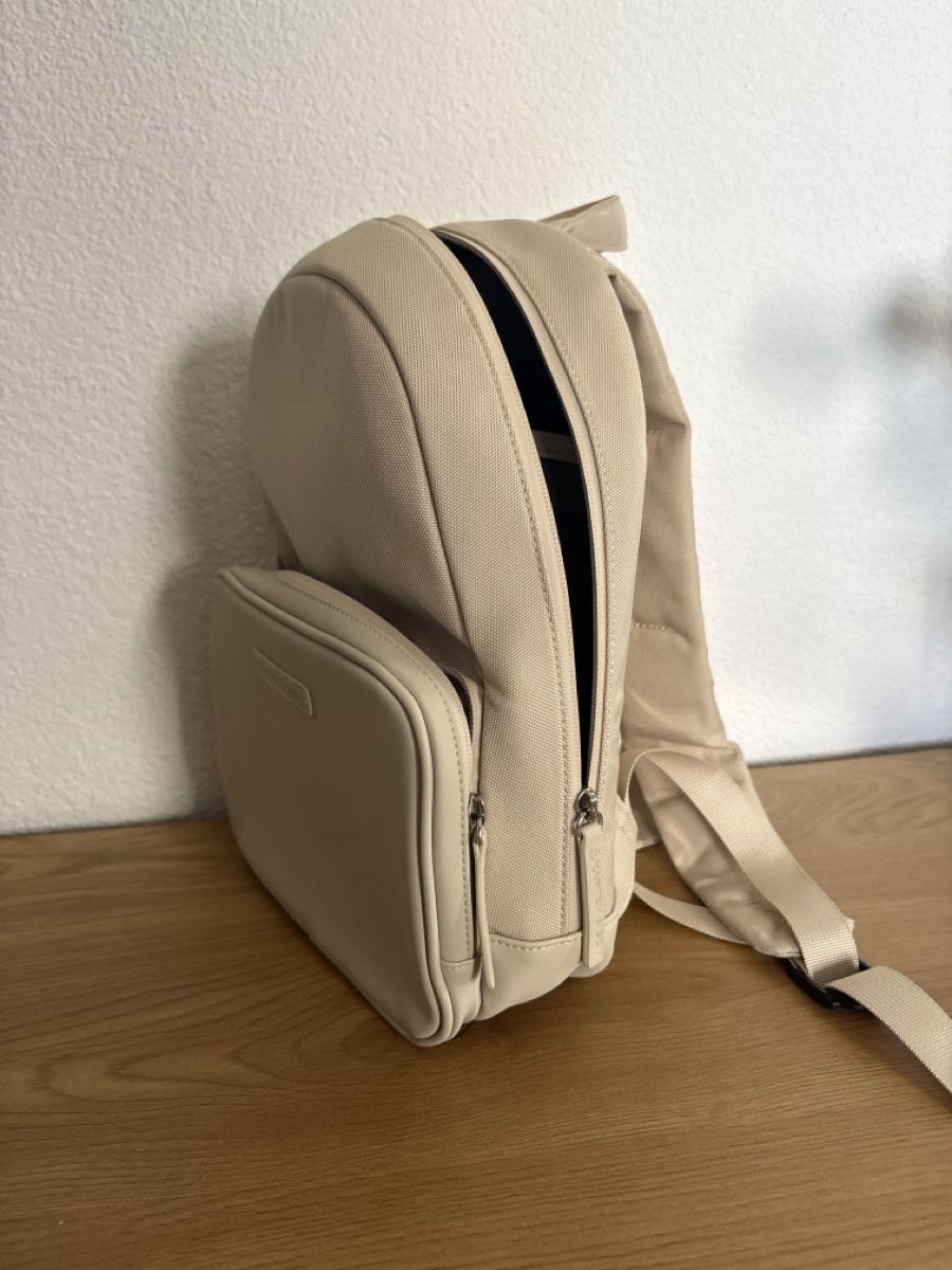 Kapten & Son Zaini: Kapten & Son Rucksack Vardo Small Sandstone – Nuovo (secondo la descrizione) da Uster venduto da hannahmnch 1