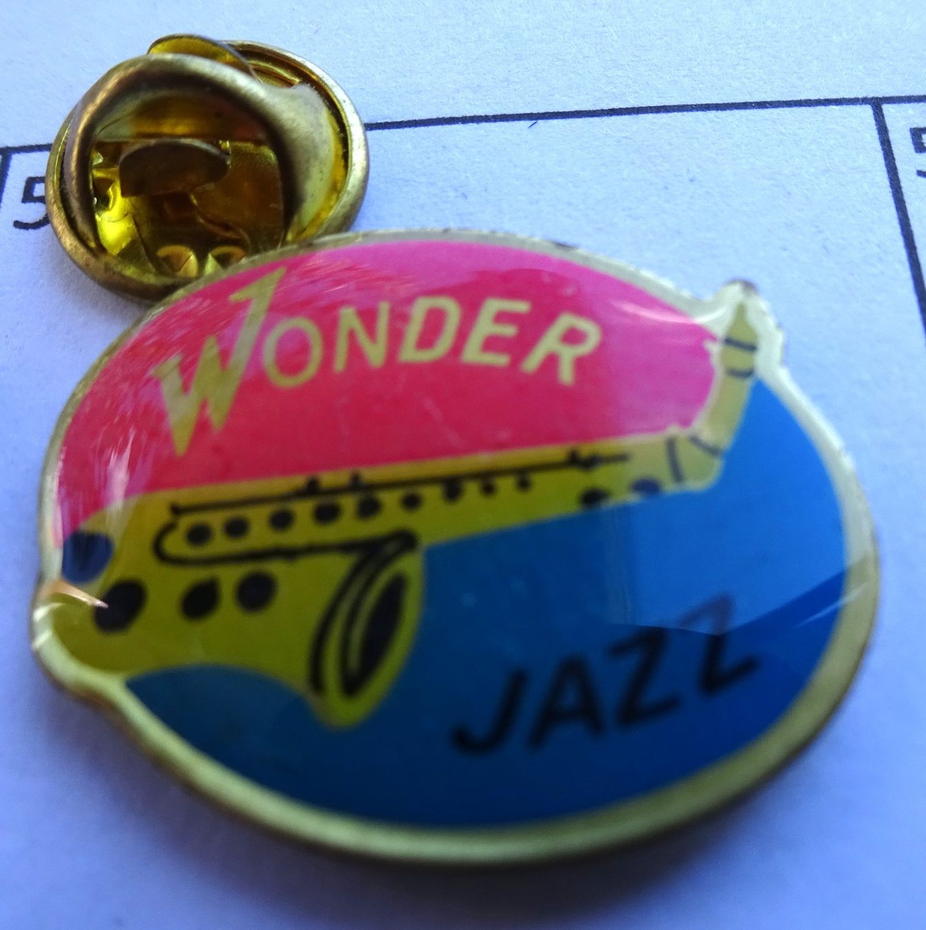 Plaketten & Abzeichen: Pin WONDER  JAZZ – Gebraucht aus Utzenstorf von BUtter81