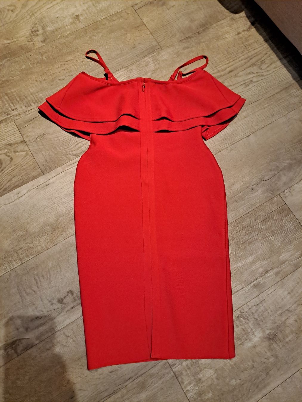 Kleider: Rotes Kleid Grösse one Size Neu formt eine super Figur – Neu (gemäss Beschreibung) aus Rickenbach LU von bishiida 1