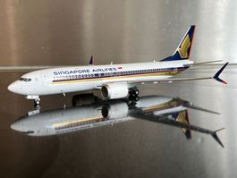 1:200 JC Wings Singapore Airlines B 737-8MAX 9V-MBN Metall