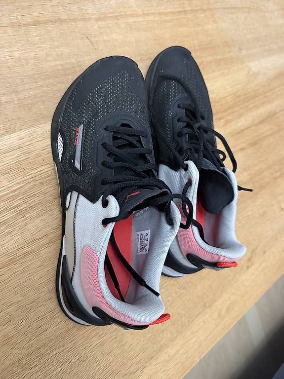 Puma Scarpe da uomo: Puma Trainingsschuhe Herren - Größe 44 – Usato da Schaffhausen venduto da Goni17 2